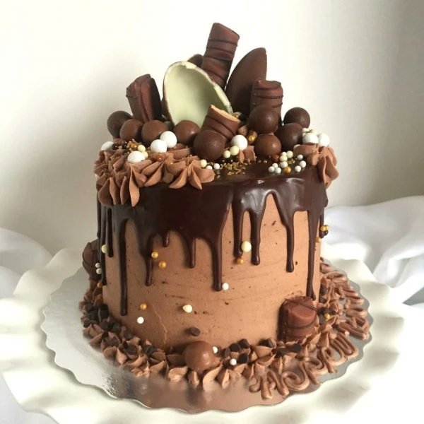 Imadwasim09's tweet photo. #HappyBirthday @Ayemanmalik01 🥺🙌🥳May Allah Bless with you Happy of the Return More Many Success #Ameen Welcome April Birthday Picture Today🎇🎂Beautiful Family Say Masha'Allah Evil Eyes off🎈 #Alhamdulillah Queen❤️🎂🎁

#CakeBirthday #birthdaygirl #birthdayvibes #birthdaycake https://t.co/ZRCJLhhouN