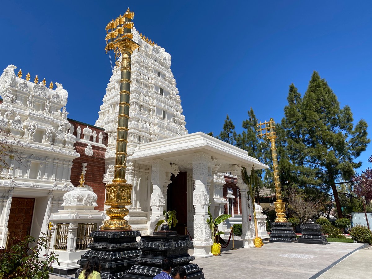 hamsanandi's tweet photo. Share a picture of any #Temple in your camera folder and bless the TL! 🙏🕉️ https://t.co/ifwzrnU7N3