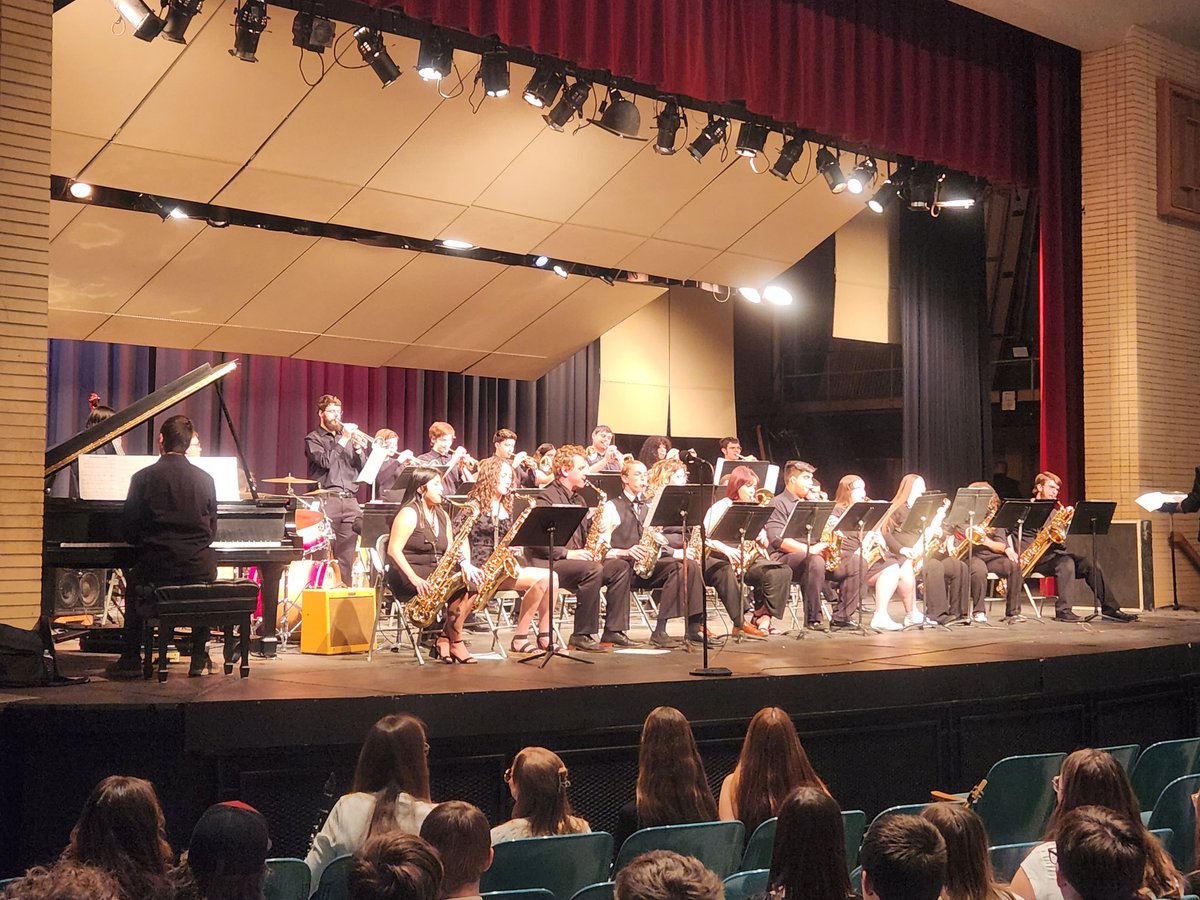 Hesston High Band tweet media