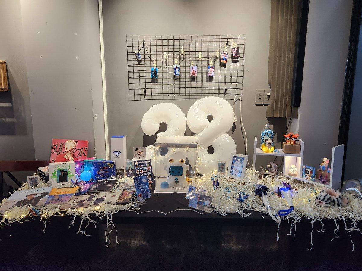 tra95930219's tweet image. #tigerinthespace #eunhyukbirthday #VELF @AllRiseSilver
