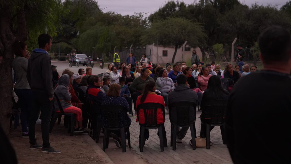jonapalomeque19's tweet image. 📍Estuve en la localidad de #Quilino acompañando a su Intendenta Mabel Godoy en lo que fue la primer reunión barrial que se van a ir desarrollando en los distintos #puntos de esta #localidad 💪🏻💪🏻

Muchas gracias Mabel Godoy por tu invitación