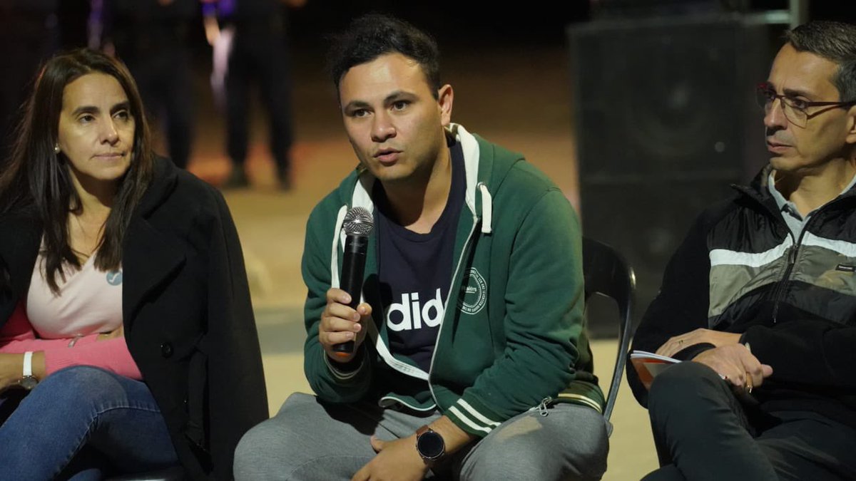 jonapalomeque19's tweet image. 📍Estuve en la localidad de #Quilino acompañando a su Intendenta Mabel Godoy en lo que fue la primer reunión barrial que se van a ir desarrollando en los distintos #puntos de esta #localidad 💪🏻💪🏻

Muchas gracias Mabel Godoy por tu invitación