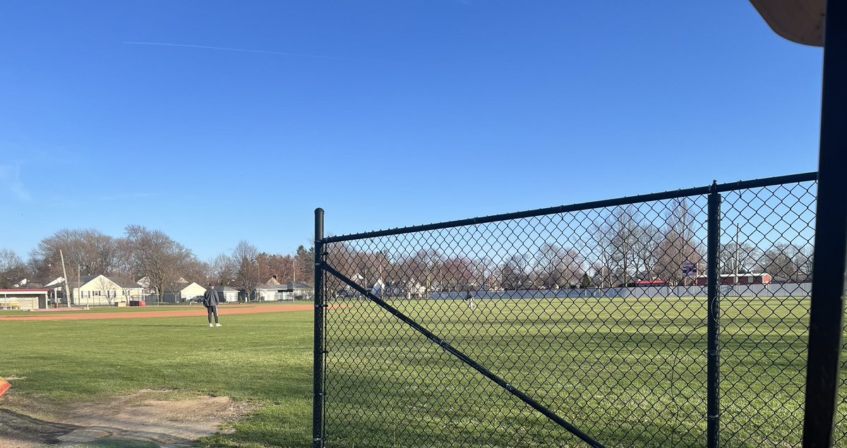BaseballRedmen's tweet photo. Got a chance to put more Turface down and clean up a bit from Saturday. Field is ready to go for some baseball!
Best part about being at field tonight was getting to chat with some former players (TP &amp; Geary). Love that they just came out to the field to play catch.
🅱️⚾️FAMILY! https://t.co/Ldm03ma1Al