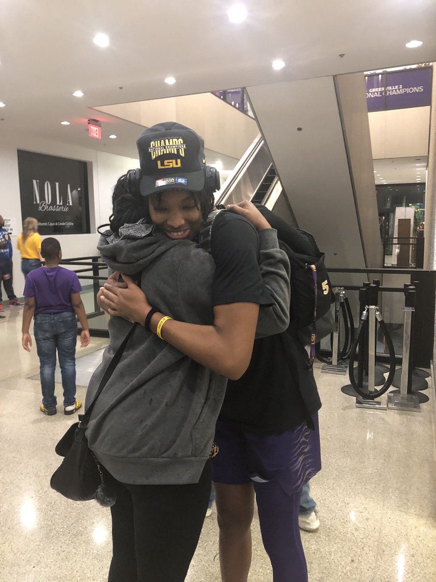 AWorlds_'s tweet photo. Y’all just don’t know how proud I am of this one right here @samyahsmith5 ! https://t.co/LwR8FOkJiC