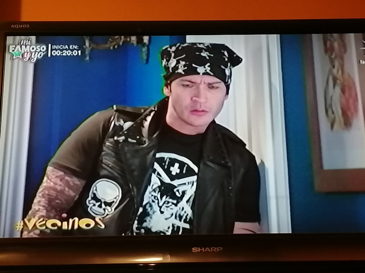 giangimexico's tweet photo. Disfrutando como siempre @Vecinosoficial @darioripoll @MayrinVillanew #Vecinos @DanielaPerea @flacoibanez #pablovalentin https://t.co/zgsqi1wYBy