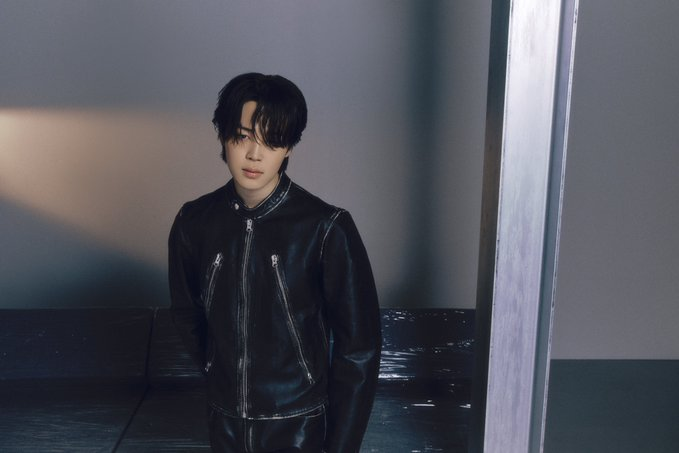 HanteoNews's tweet photo. [Initial Chodong Record] 1 Million Copies from the First Day of Release ↑... Jimin Set a New Record for Solo (Hanteo Chart Official)

#Jimin #방탄소년단 #BTS #Jimin_FACE #LikeCrazy #HanteoChart #Initial_Chodong_Record @bts_bighit

Full Article 📷https://t.co/Naoe7YHKCa https://t.co/GQWZjy2Y1U