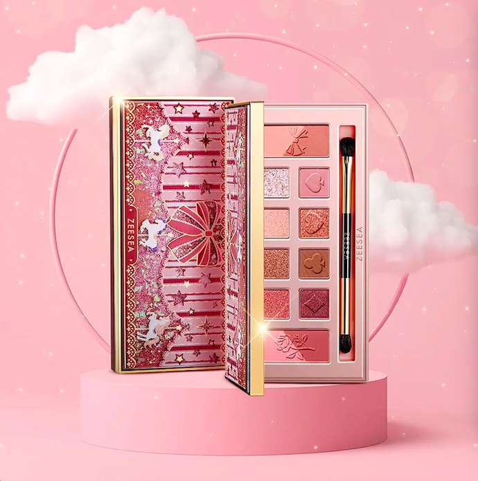 Zeeseaaus's tweet photo. ZEESEA Honey Dream 12-Color Eyeshadow Palette
J03 Honey Dreams

🥰12 shades of soft mattes and starry-like shimmers.
This is a palette to create all the pink-tone looks！
A two-headed brush is included in the palette for easy application. https://t.co/zA7HWYwQpm