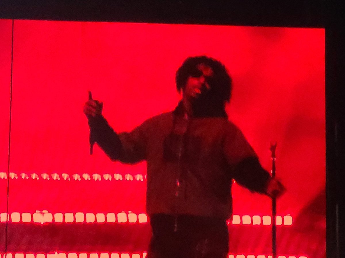 AUBREY DRAKE GRAHAM BROUGHT OUT ALL STAR GUESTS INCLUDING 
- GloRilla
- Lil Uzi Vert
- Lil Wayne
- 21 SAVAGE 
An INSANE set 🤯