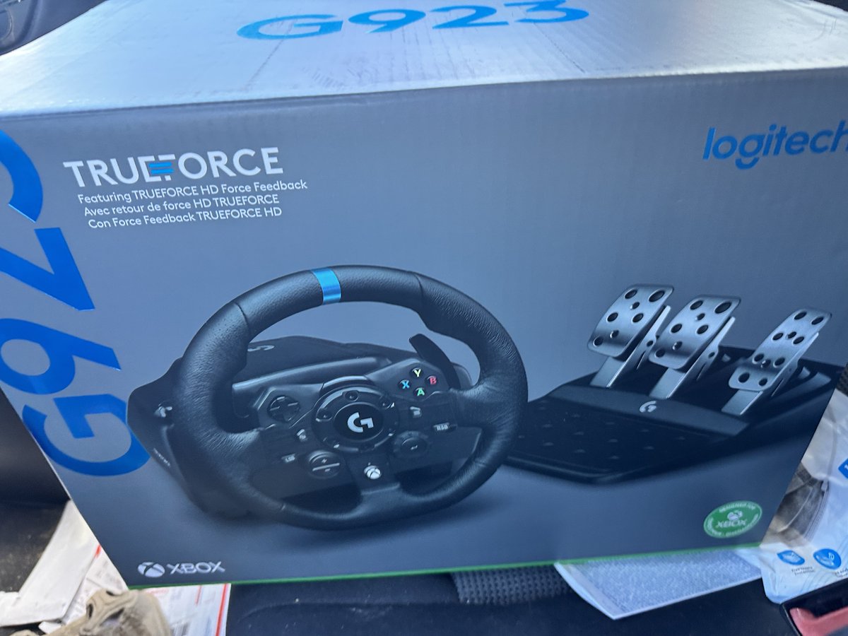 Un pequeño regalo de cumpleaños 😻#LogitechG #G923 #RacingGame #sim