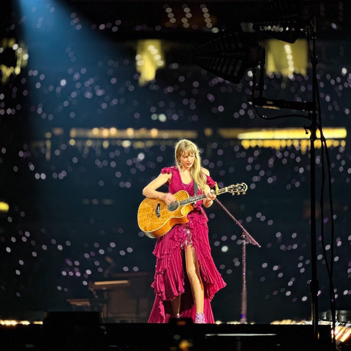 tswifterastour's tweet photo. #TSTheErasTour Surprise Songs  

• Glendale 
- Tim McGraw,mirrorball
- this is me trying,State Of Grace

• Las Vegas 
- Our Song,SOTB
- cowboy like me,White Horse

• Arlington 
- Sad Beautiful Tragic,Ours
- DBATC,Clean
- Jump Then Fall,The Lucky One https://t.co/P5ET4cL4zT