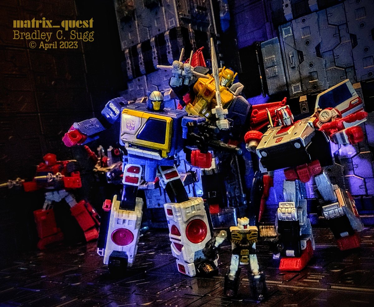 BradleyCSugg's tweet image. - &quot;Let&apos;s push them back!&quot;

From the Transformers Legacy Evolution series come the newest Autobots: Twincast &amp;amp; Rewind, Metalhawk, and Crosscut, (all originally from different eras of &quot;G1 lore&quot;)...

#Transformers #トランスフォーマー #TransformersLegacyEvolution #matrix_quest