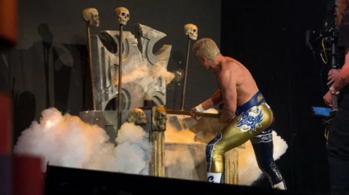EllisMbeh's tweet photo. Hindsight, maybe that wasn’t a great idea… #WrestleMania https://t.co/yaQmLAPK3b
