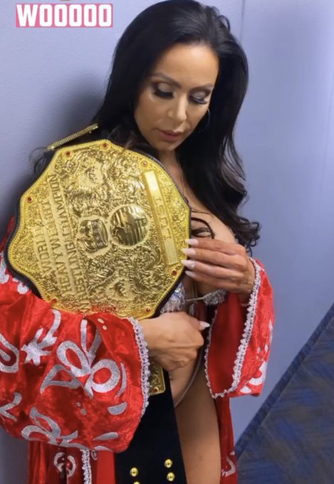 #AcknowledgeMe  Whats your favorite pic of me with wwe belt ?  #WrestleMania https://t.co/LfmYioTlEU