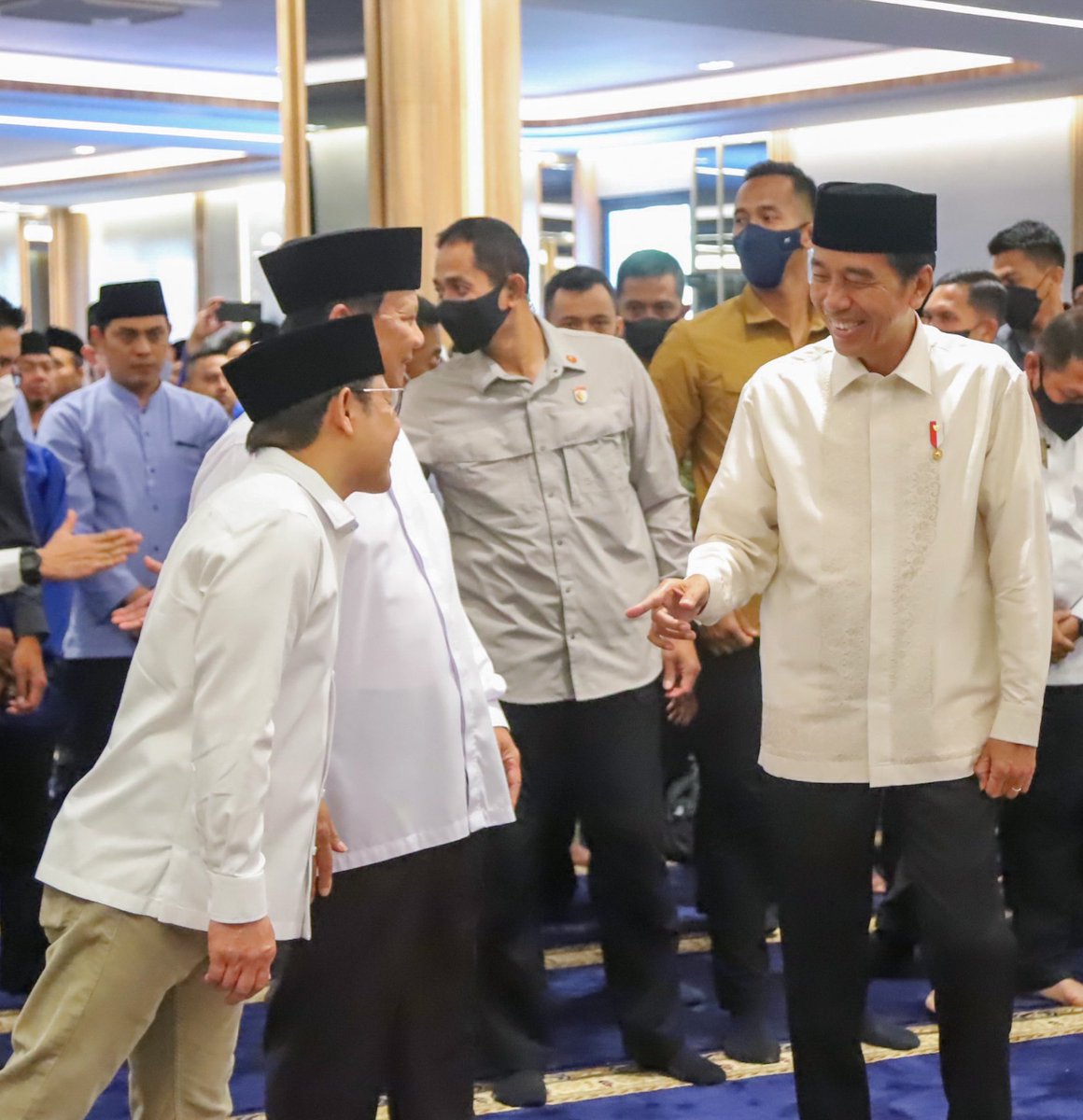 cakimiNOW's tweet photo. Aku tinggalkan kekayaan alam Indonesia, biar semua negara besar dunia iri dengan Indonesia, dan aku tinggalkan hingga bangsa Indonesia sendiri yang mengolahnya".
(SOEKARNO)

“Kepentingan nasional harus mengalahkan kepentingan apapun termasuk diplomasi” 
(AMI) https://t.co/4Cj9cY9COc