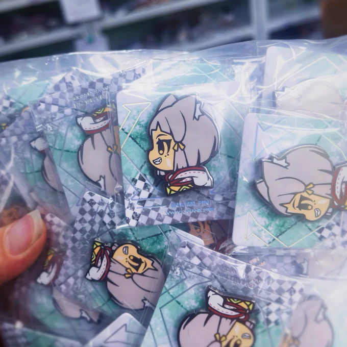 I got 33 new pins of characters from Xenoblade 1/2/3/X COMING SOON 