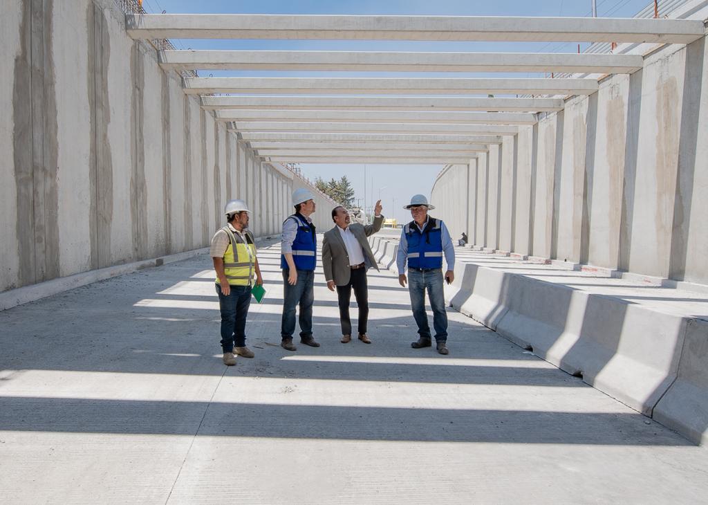 Atisbos1's tweet photo. En #AtizapanDeZaragoza
SUPERVISA @Pedro_RVillegas OBRA DEL DEPRIMIDO CHILUCA; SE ABRIRÁ A LA CIRCULACIÓN EN LOS PRÓXIMOS DÍAS
@GobAtizapan
#Atizapan #Chiluca #ZonaEsmeralda
Más información 👇🏻
https://t.co/RXQgrstkJT https://t.co/rgqcZK6V3V