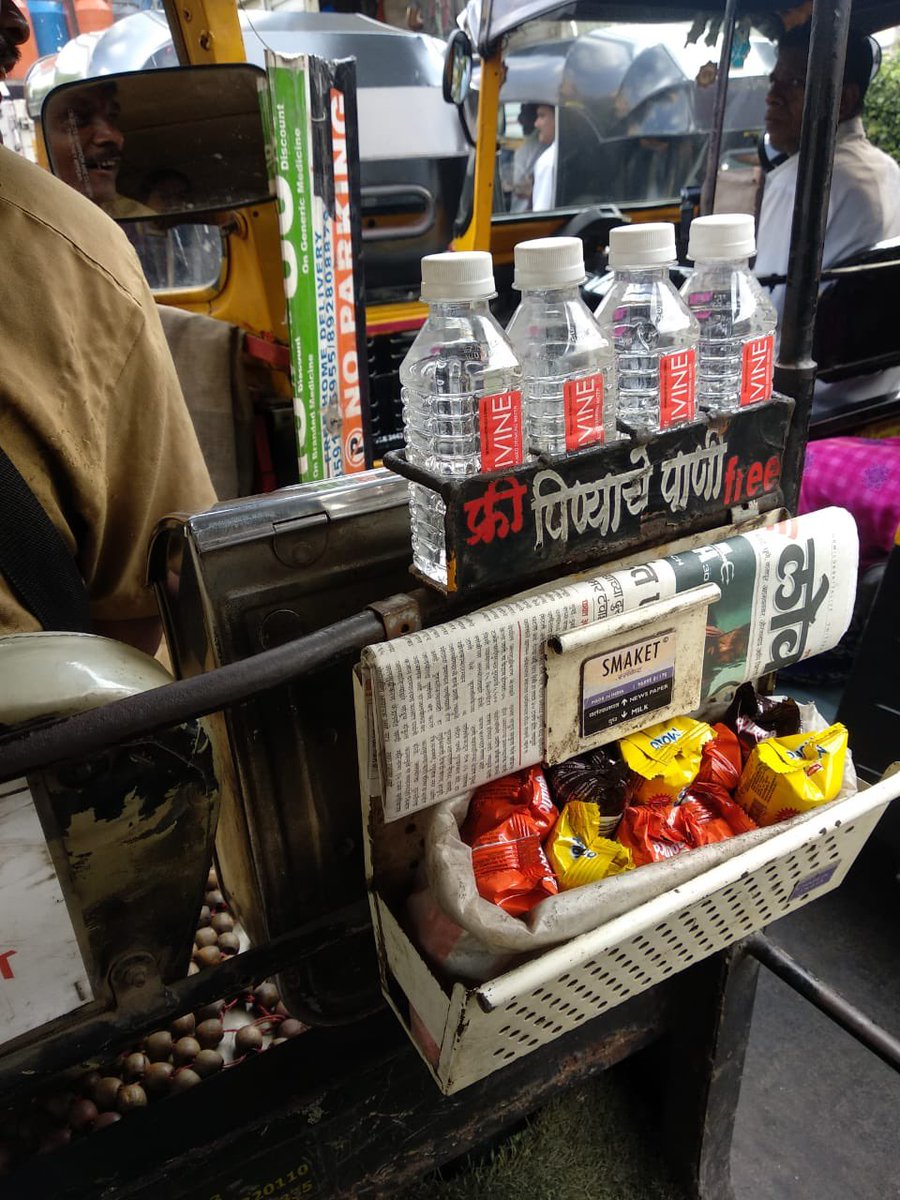 123_nandini's tweet image. Gesture Matters ☺️
Mumbai autowala giving free water . It’s immensely satisfying to see. #SpreadKindness ✌🏼