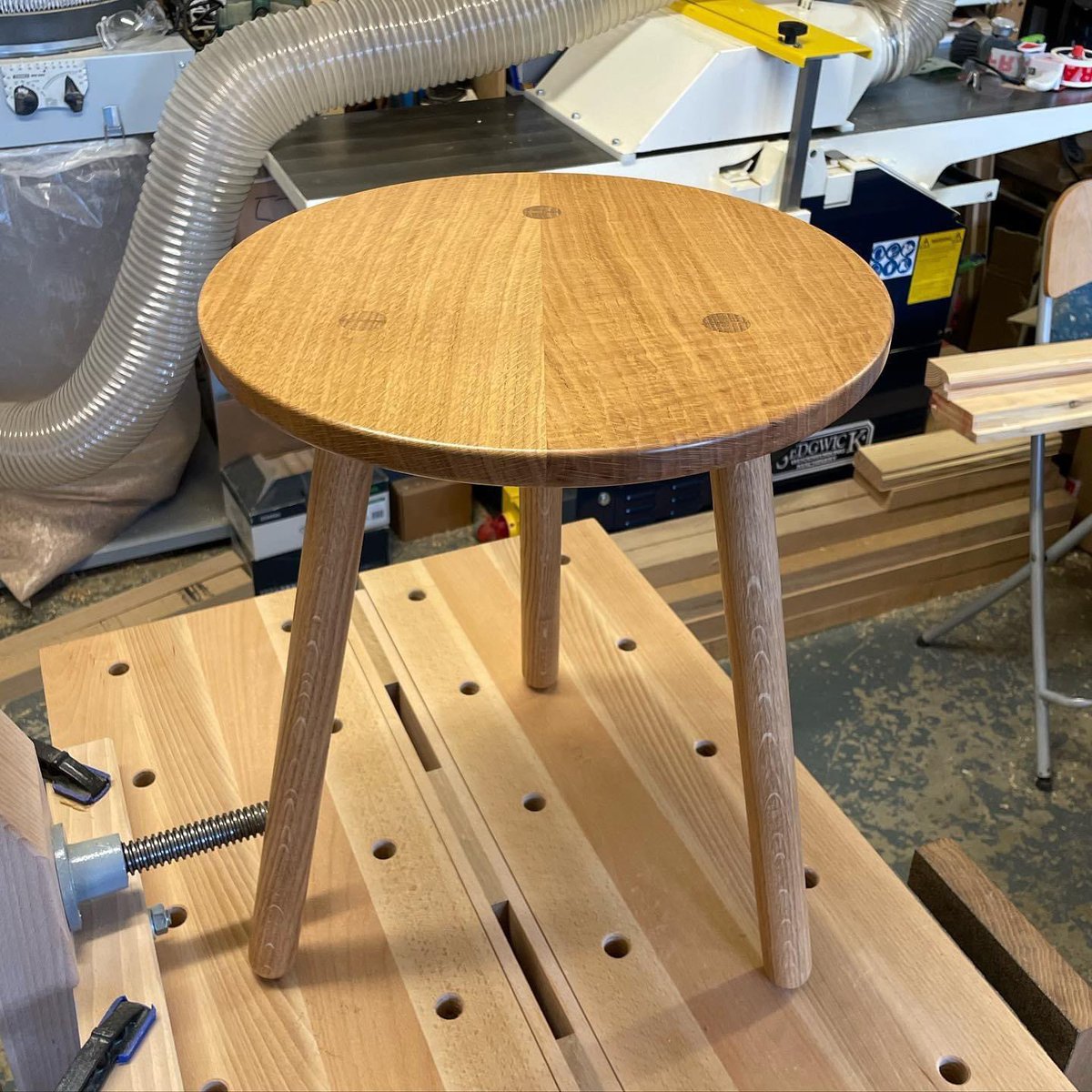 Stablefurniture's tweet photo. Latest Stable pieces to leave the workshop, an occasional table with a superb English oak top and a standard stool π
#stablestool #oakstool #furniture https://t.co/hthzyoo3Ji