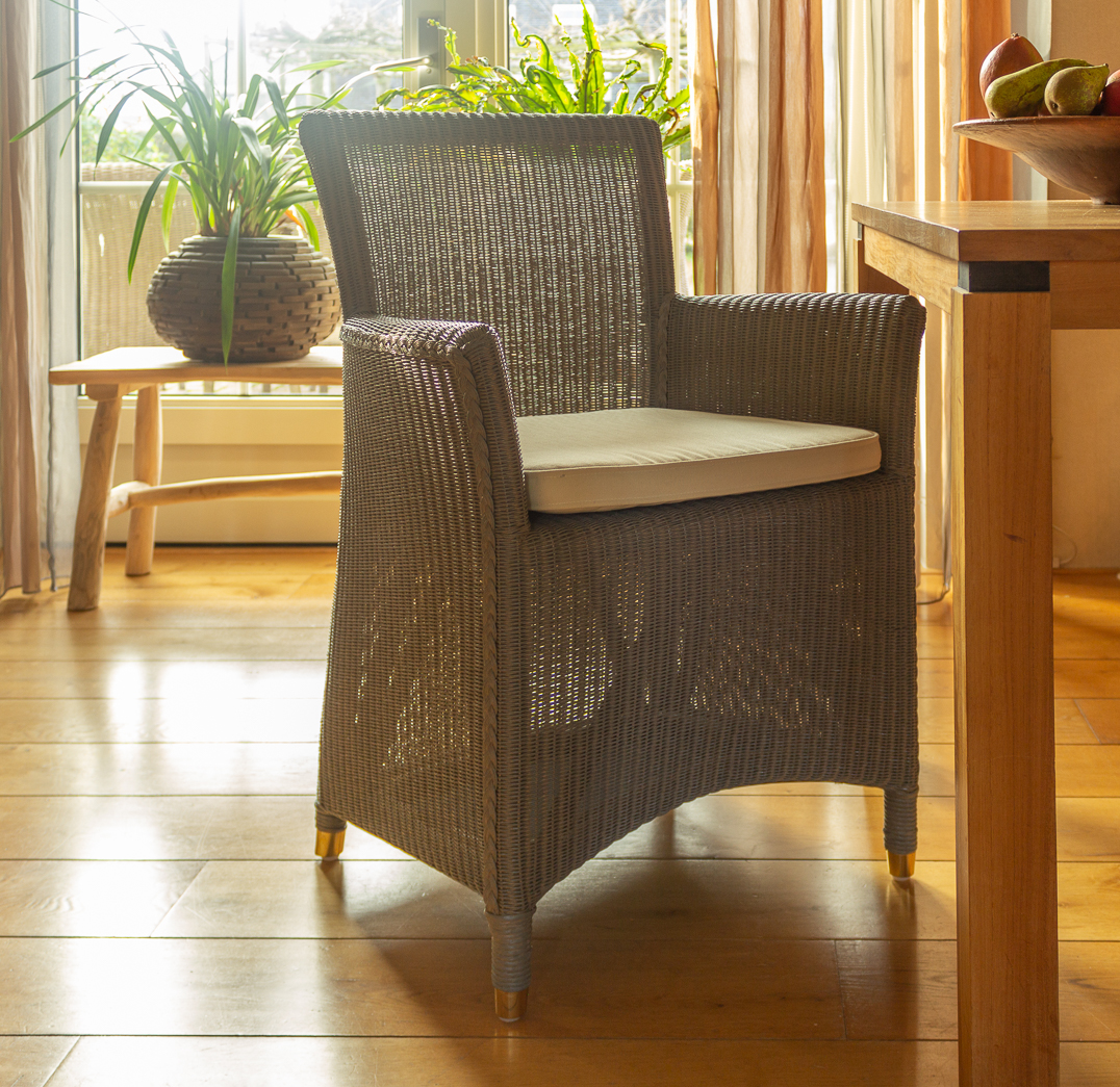 Prachtige Lloyd loom stoelen altijd gezellig in elk interieur. Ook genieten van deze prachtige exlusieve stoelen? lloydloomwinkel.nl  #lloydloom #loomstoel #eetkamerstoelen