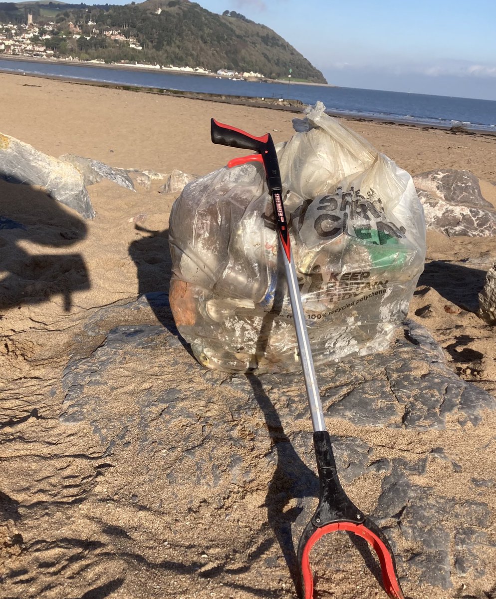 This morning’s bag full. The #GBSpringClean and #SpruceUpTheSevern events might be over but littering continues. @KeepBritainTidy @SevernEstuary @LFCSSomerset @CPRE @sascampaigns
