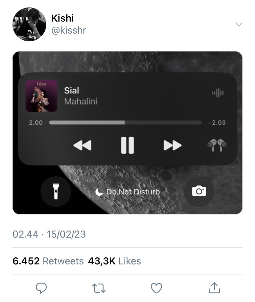 blunitfy's tweet photo. A song.

—— Sebastian &amp; Kishi 

[ nahyuck four tweets au ]

©️blunitfy https://t.co/7CK1xMHrzH