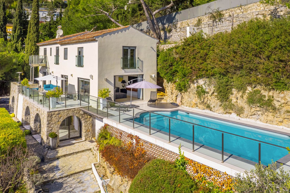 EstateNetFrance's tweet photo. #ForSale with @EstateNetFrance , stunning home provides the perfect space for entertaining guests or simply relaxing and taking in the breathtaking surroundings.

REF. 9096
https://t.co/ZX9zIjDeWb

#KnightFrank #KnightFrankFrenchRiviera #FrenchRiviera #RealEstate  #immobilier https://t.co/m2GmRmjdkX