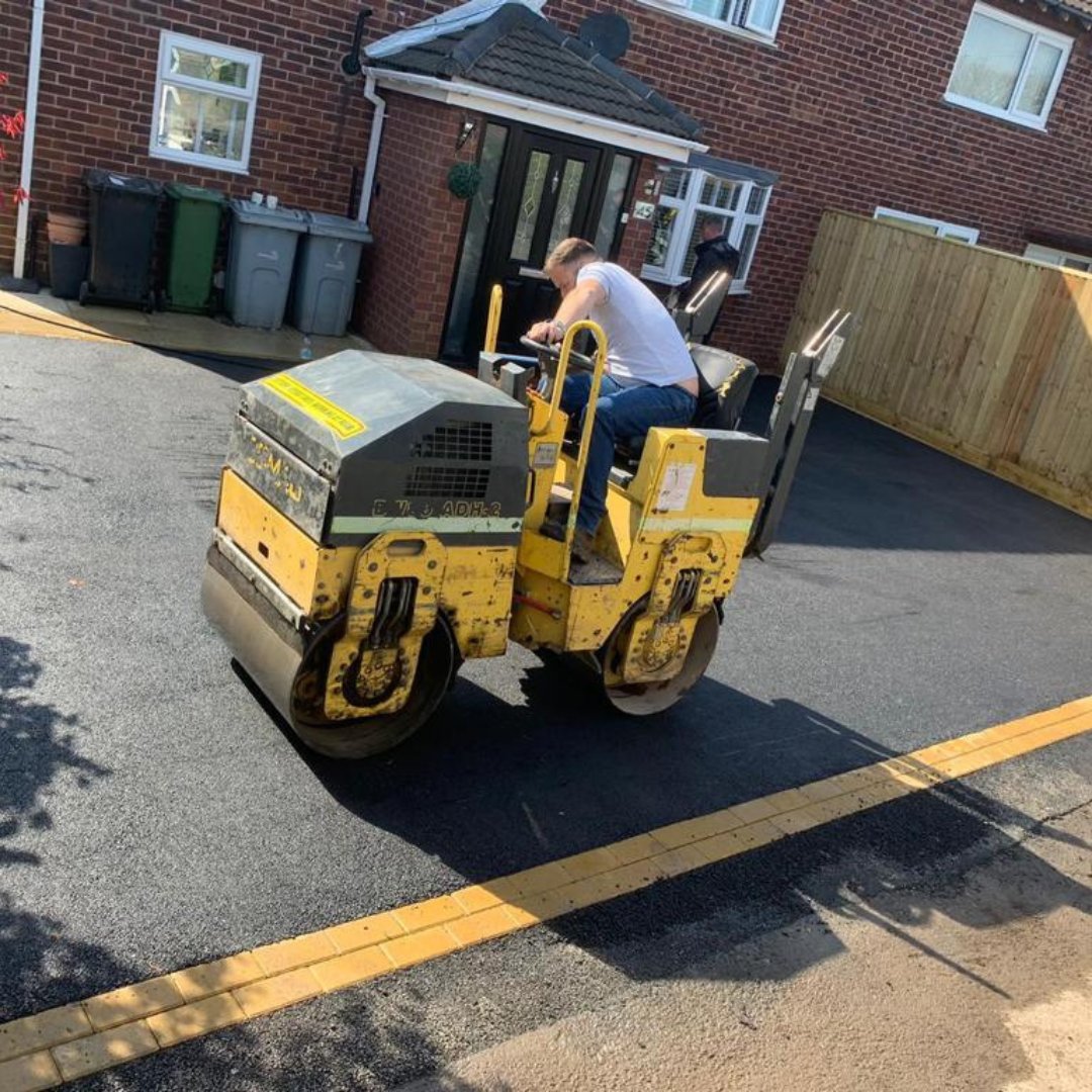 nationalstoneLD's tweet photo. Just another day at the office - laying tarmac and creating beautifully functional spaces for our clients! 

#NationalStone #TarmacLaying #BeautifullyFunctional #TransformYourSpace https://t.co/efgHHpM6nI