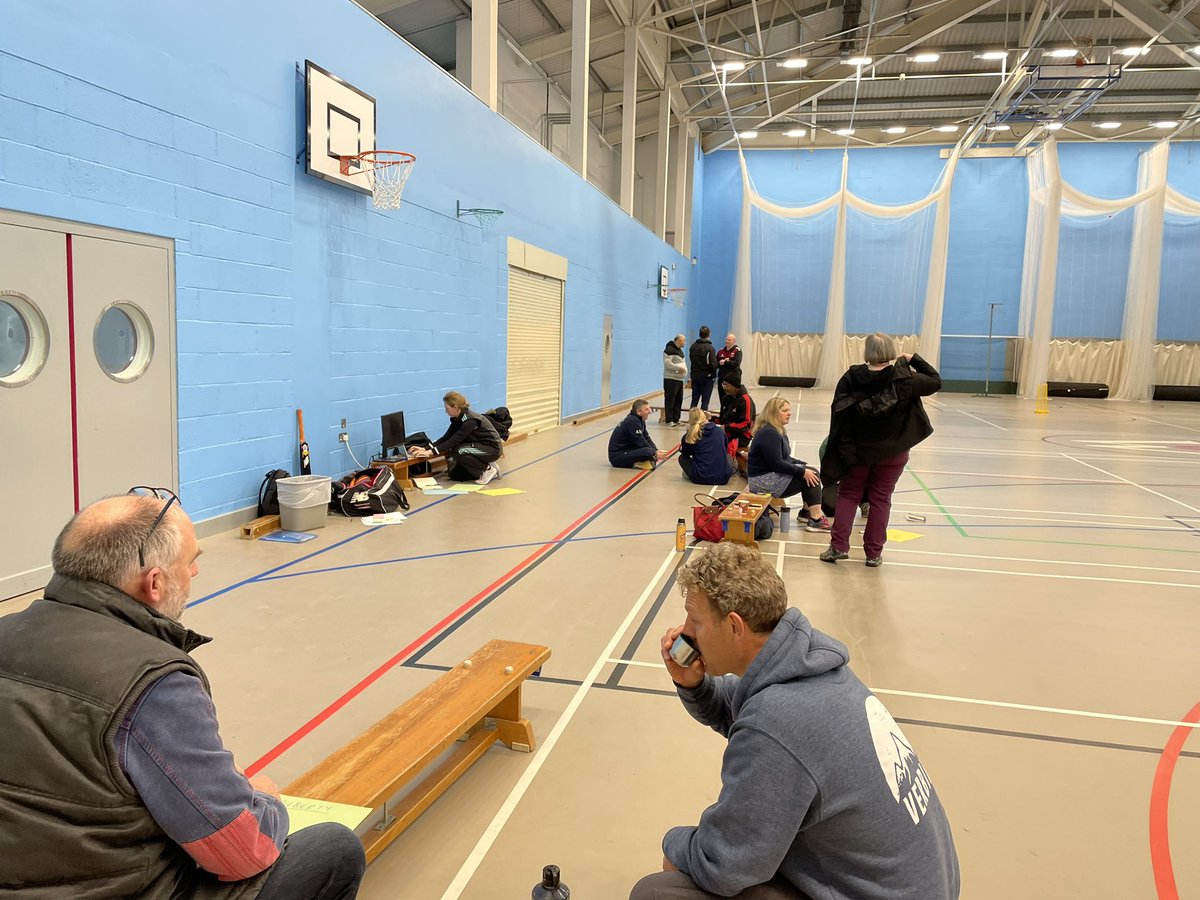 ECBCA_Surrey's tweet photo. Excellent and informative sessions delivered yesterday by VH and @mjacobscoach @WoldinghamSch covering coaching women and girls and coaching teams. More workshops coming up for members @icoachcricket in Surrey. #value #engagedcoaches https://t.co/Q6YmMUK8CS