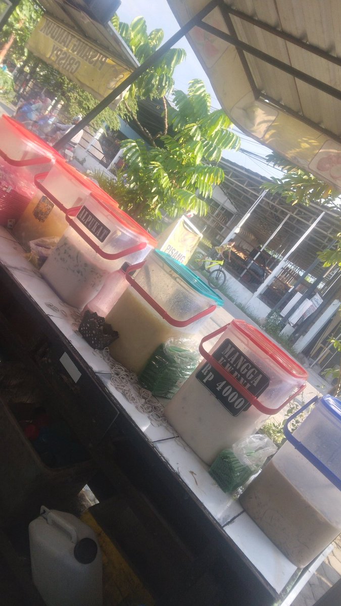 millovvvv's tweet photo. yg di meteseh sini larisin es buah lala po, lokasi pinggir jalan ke arah rowosari
nanti ak yg jualin wkwk #gapenting https://t.co/JOqhwj9roS