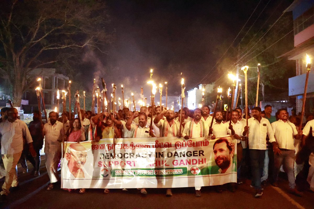 KRDison2's tweet photo. தலைவர் @RahulGandhi  க்கு ஆதரவாக கன்னியாகுமரி இளைஞர் காங்கிரஸ் படை https://t.co/XKtpRDxFsc