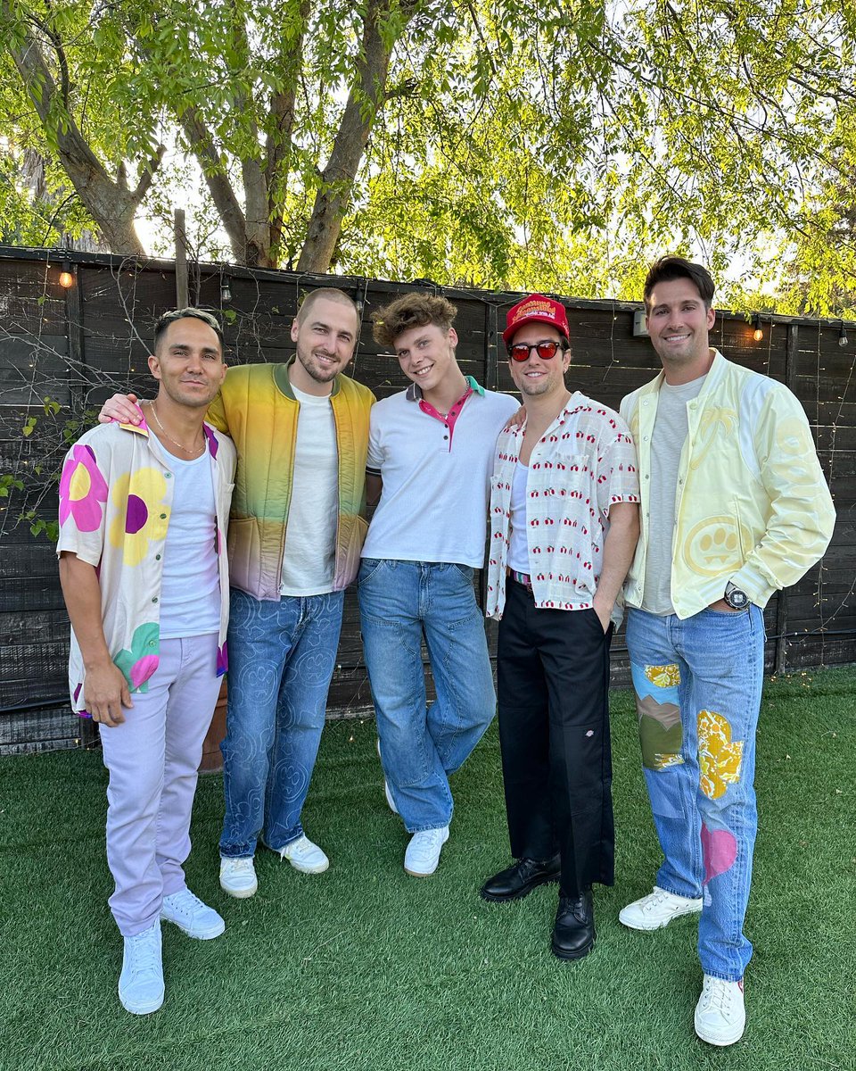 K3DbeltNL's tweet photo. #Repost from @larsgummer IG 

had some very special visitors stop by the @l2lhouse today !! stay tuned for our big time slush margarita video coming SOON #BTRDAY #BigTimeRushDay #CantGetEnoughTour https://t.co/QG9dtjii0j