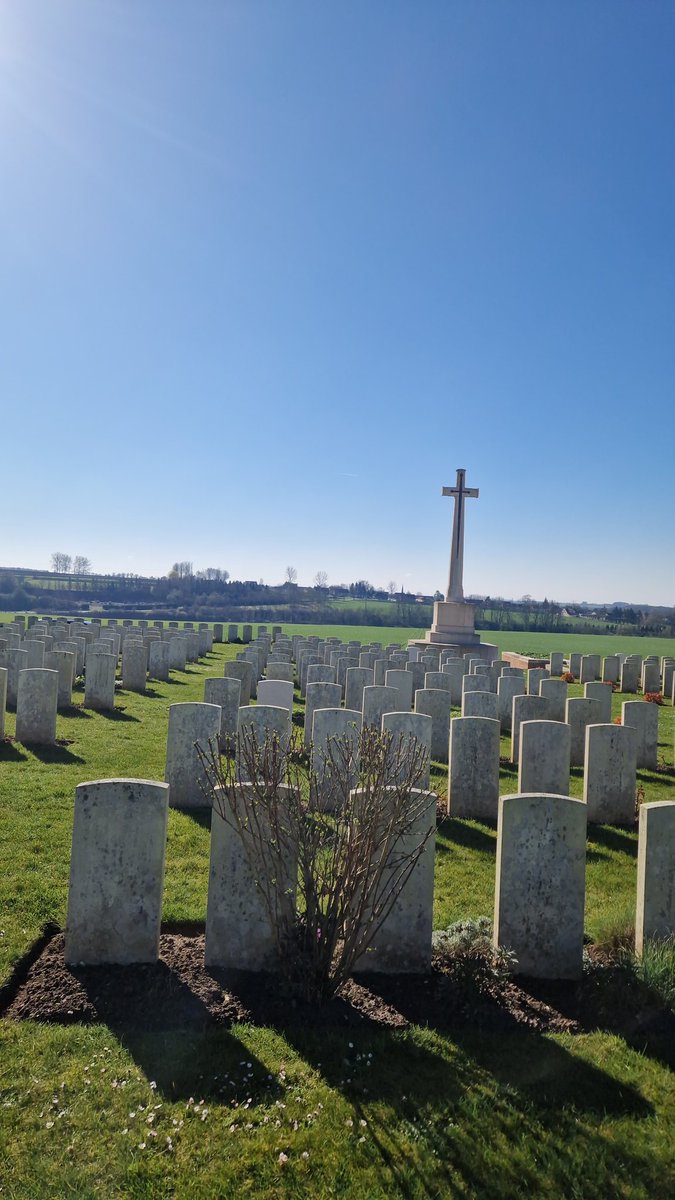 #AyrshireOnTheSomme 
Flying home later this afternoon. 
A last visit to Ovillers Military Cemetery to pay my respects to Captain John Lauder and Pte George Nugent 
Been a fantastic stay @Number56BandB 
Julie & David made me so welcome and fed me like a King
Roll on next visit 🙏