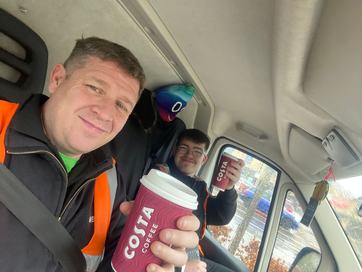 Happy Monday! Our engineers are starting off the week off right.. with a <a href="/CostaCoffee/">Costa Coffee</a> ☕️ Ready for a busy week ahead! 

If you require our services, contact us 👇🏼

01302 772464 / southyorkshire@metrorod.co.uk
#MondayMotivation #Southyorkshire #Sheffield