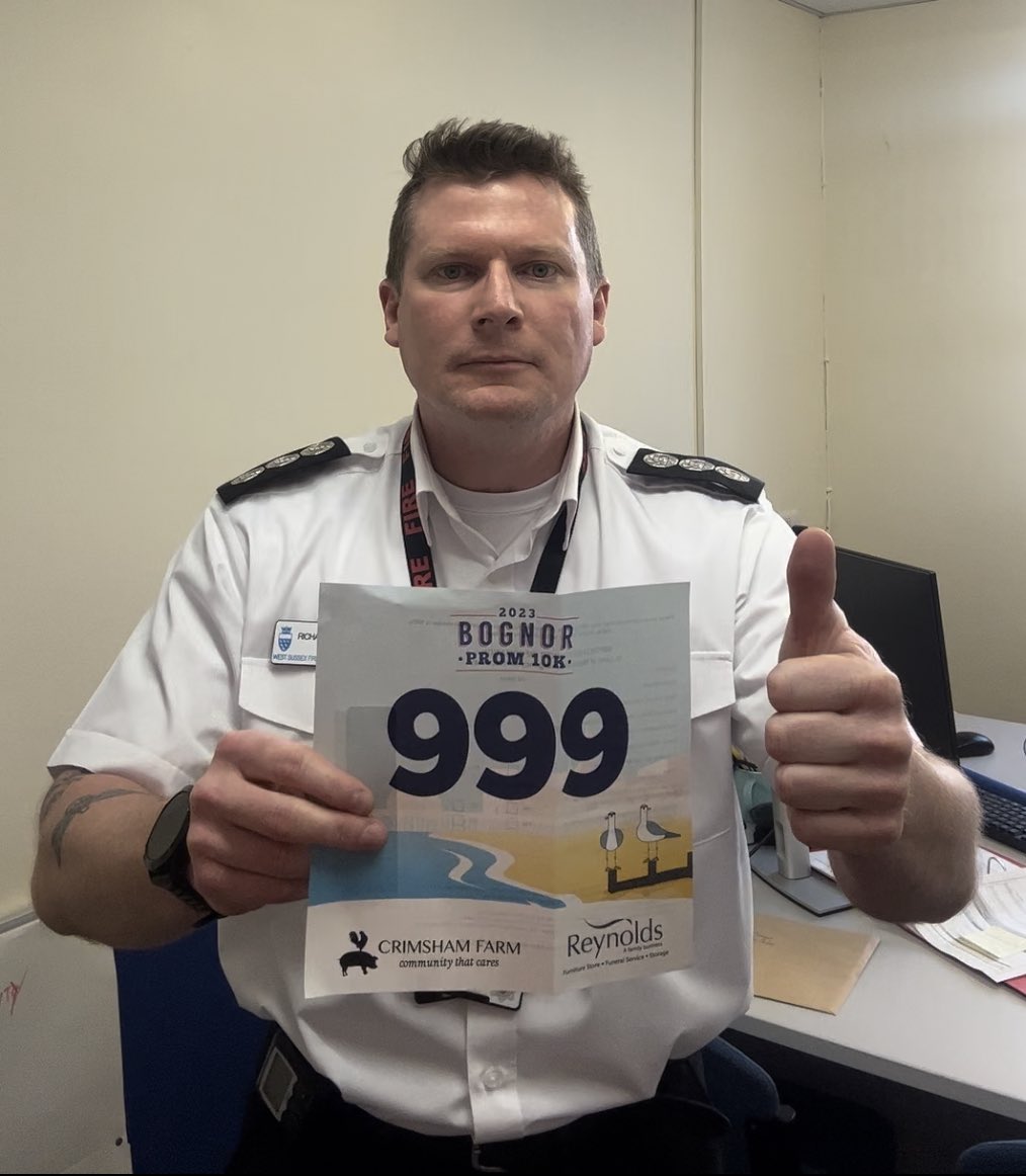 Race number kindly dropped off to @BognorFire by Pete the organiser of the @BognorProm10k this morning!! I will be raising money for the @firefighters999 👍🏻🏃‍♂️👍🏻🚒🚒❤️