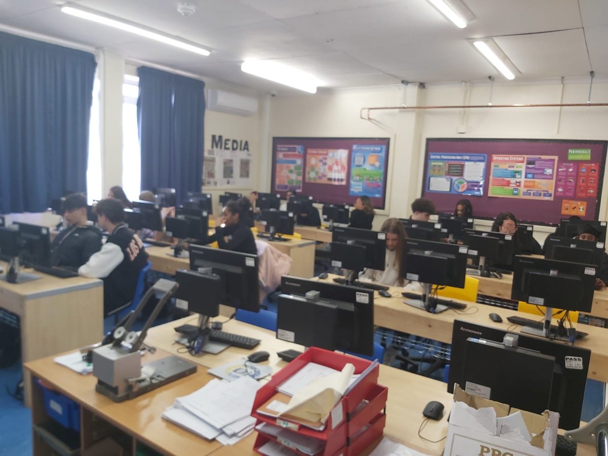 woodcotehigh's tweet photo. Easter revision classes well attended today. DT and Media. WeAreWoodcote #ExcellenceIsHabit #PreparePerformProgress https://t.co/ypexhKUQAr