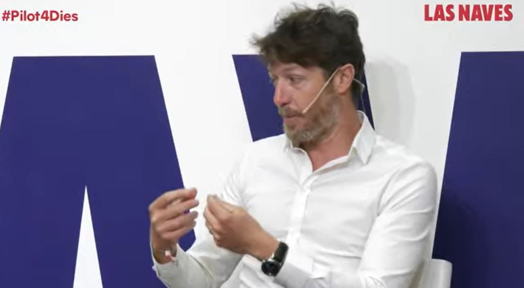 vlcinnovation's tweet photo. 🗣️David Baldoví @Brandsummit "jo necessitava més flexibilitat i entenia que els treballadors del meu estudi de disseny també. La decisió la prenguérem també de manera col·lectiva, basant-nos amb el treball, la productivitat, objectius i implicació de l'equip" (3de4) https://t.co/5w36ZzePNG