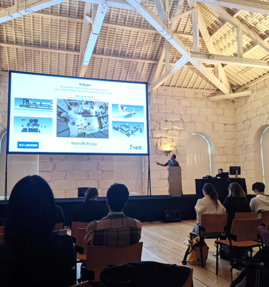 We are at #FOM2023 in beautiful Porto as well! 

Wanna know more about our TriScan? 
<a href="/Robin_VdE/">Robin Van den Eynde</a> will present it at the poster session tomorrow! (P2-F/17) 🔬🤩
#Microscopy #conference