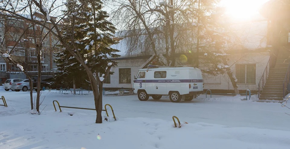 holodmedia's tweet image. В Бурятии троих сотрудников МВД приговорил к пяти, 17 и 18 годам лишения свободы за убийство двух девушек 20 лет назад. 

Одного из них освободили от наказания из-за истечения сроков давности

holod-media.cdn.ampproject.org/c/s/holod.medi…