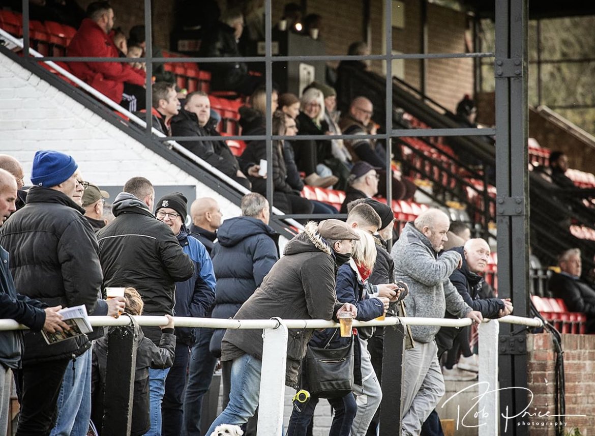 Halstead Town FC (@halsteadtownfc) on Twitter photo 𝗧𝗢𝗠𝗢𝗥𝗥𝗢𝗪
The Humbugs take on <a href="/woodfordtownfc/">Woodford Town FC</a> tomorrow evening at the Milbank Stadium for our <a href="/EssexSenior/">Essex Senior League</a> fixture. 7:45pm kick-off.
Get down to the Milbank Stadium and cheer the lads on!
Admission is £7 adults, £3 concession and U14’s go free.
#OneTeamOneTown⚫️⚪️ 𝗧𝗢𝗠𝗢𝗥𝗥𝗢𝗪
The Humbugs take on <a href="/woodfordtownfc/">Woodford Town FC</a> tomorrow evening at the Milbank Stadium for our <a href="/EssexSenior/">Essex Senior League</a> fixture. 7:45pm kick-off.
Get down to the Milbank Stadium and cheer the lads on!
Admission is £7 adults, £3 concession and U14’s go free.
#OneTeamOneTown⚫️⚪️
