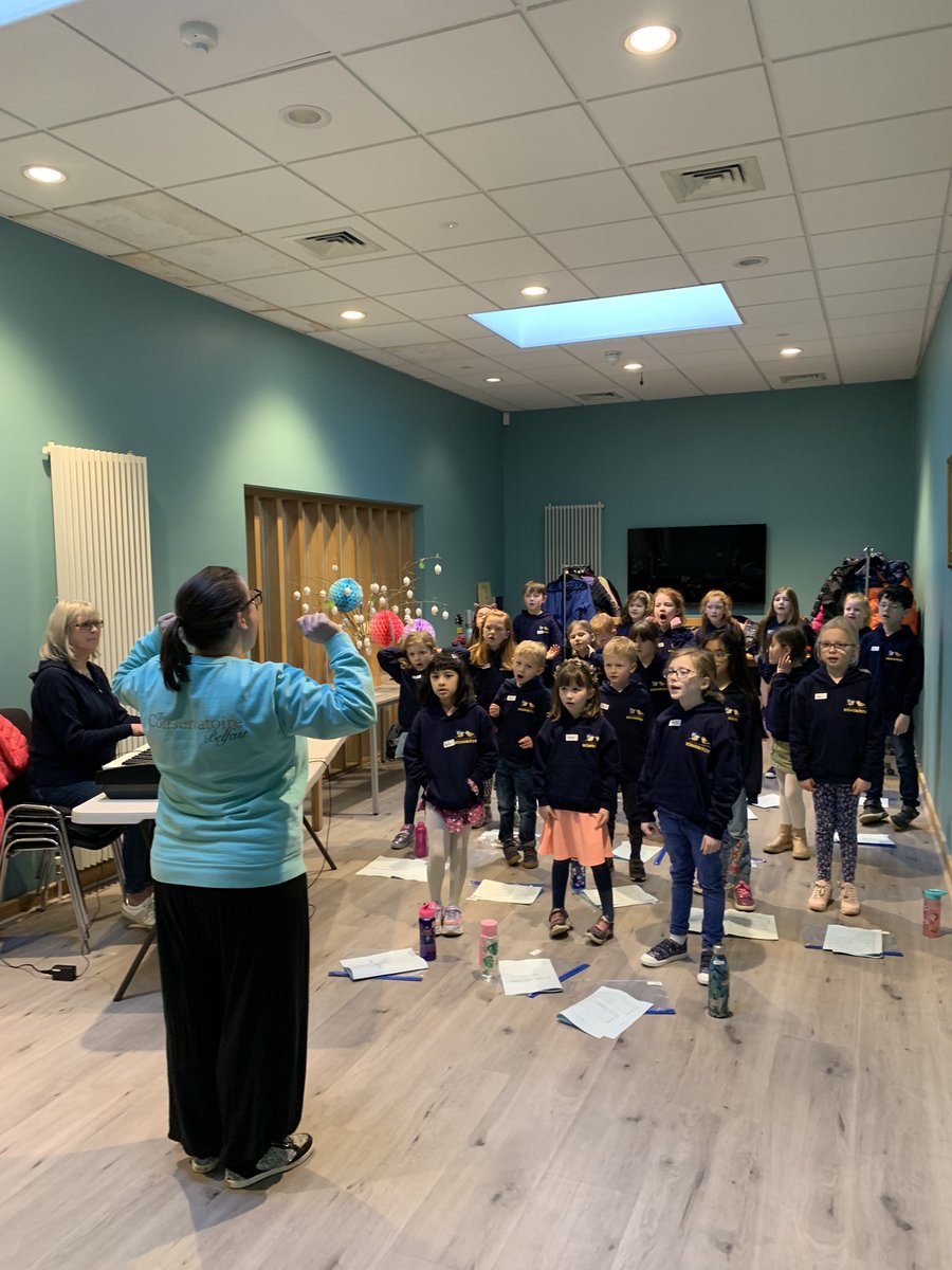BeConservatoire's tweet photo. Our Songbirds and Juniors kicking off our Easter Course with some Jazz 🎶 💛 #TheConservatoireBelfast  #BobChilcott  #ALittleJazzMass https://t.co/dzWo2rd4xk
