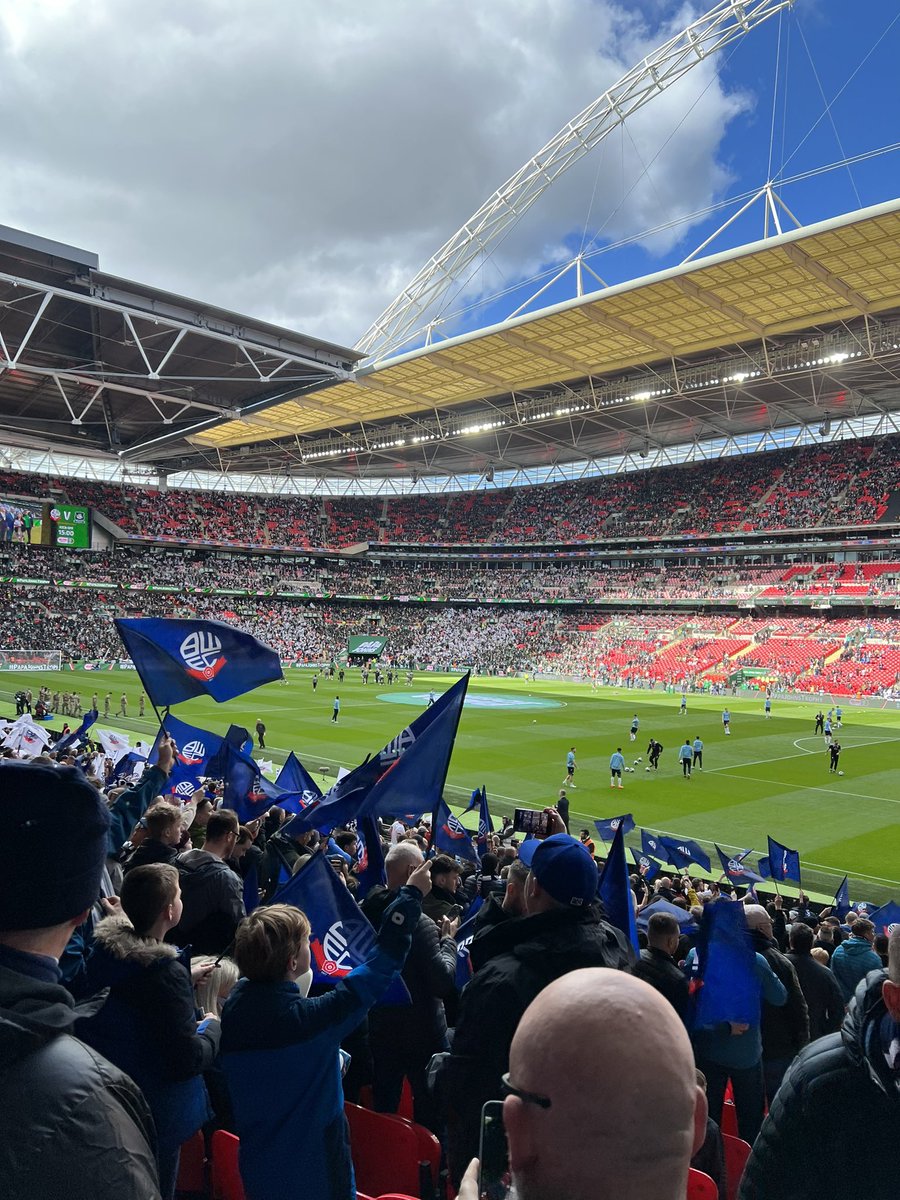 LiamHarrison92's tweet photo. What a day, what a club. Few years ago we nearly had no club &amp; yesterday we won a cup, unreal. I got to do it with my best mate aswell https://t.co/PNGLroLSS0