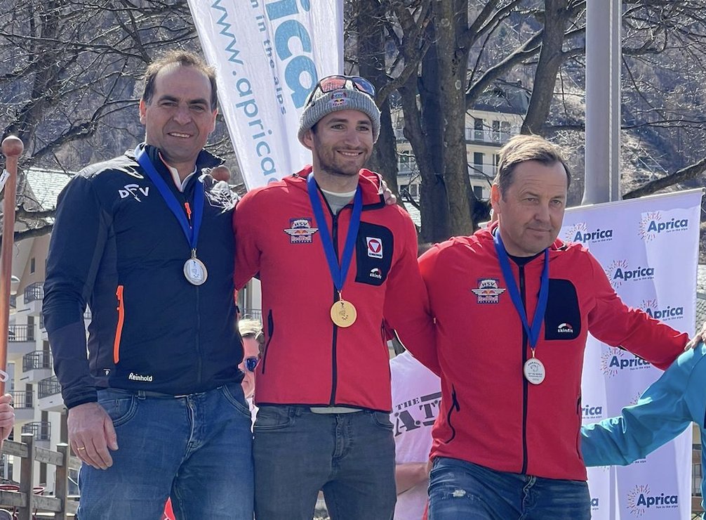 SID_Marketing's tweet photo. Erfolgreicher Saisonabschluss für das #ParaSki-Team des @DFVaero. Überragender DFV-Teilnehmer in #Aprica war #ReinholdHaibel. Der Duracher holte WM-Gold in der Mastersklasse, WM-Silber bei den Herren und den Weltcupgesamtsieg mit dem Team. 👉https://t.co/o9u9ey5yPt #Fallschirm https://t.co/EvC2MpTSCo