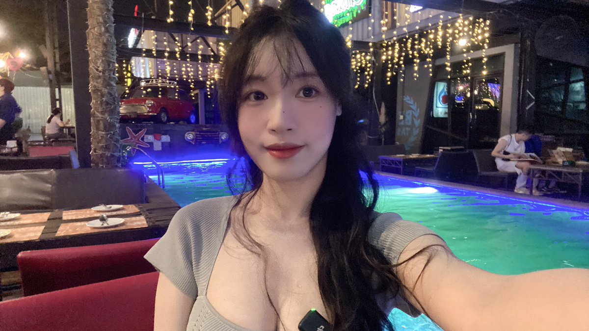 让我看看是哪个怨种去付费给人摸 

哦 原来是我 那没事了 https://t.co/zrgzGqueMS