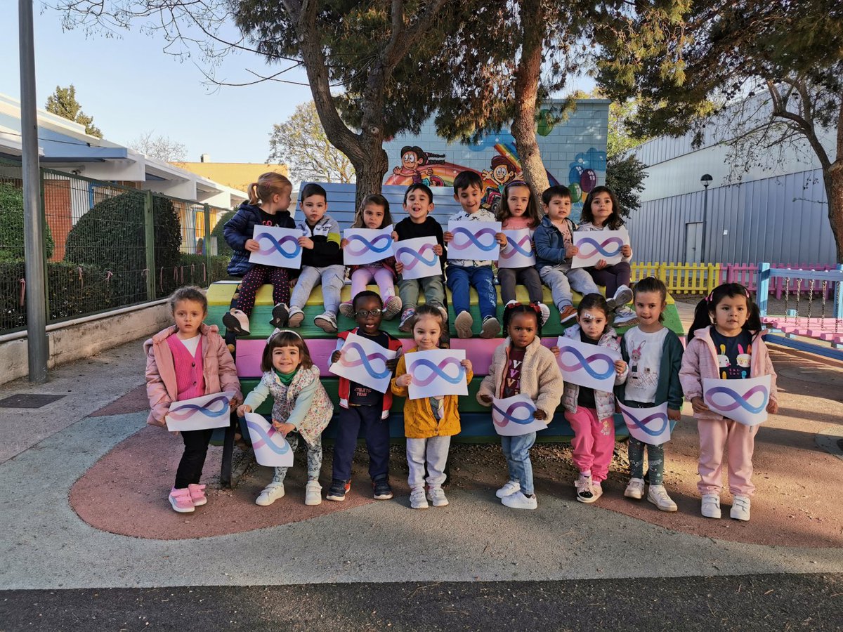 quarteduca's tweet photo. Repassem algunes de les imatges📷que ens va deixar l'alumnat dels diferents col·legis de #QuartdePoblet per a celebrar el dia mundial de l'autisme que vam celebrar ahir diumenge 2 d'abril.
#quarteduca #LlamémosloPorSuNombre #DiaMundialAutismo @quartdepoblet https://t.co/a4BXxw2tYn