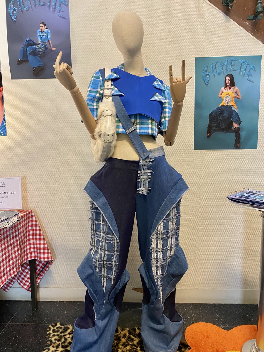 albertdemun's tweet photo. 👗 Retour en images sur les collections #capsules réalisées par les étudiants de l'École #ECAMOD (3ème année).
👏 Félicitations à tous ces #jeunes talents pour leur créativité et leur travail ! https://t.co/OKkM32501i