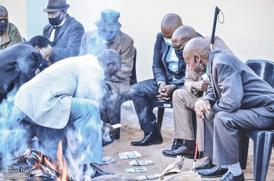 What does it mean to be a man? An open end conversation - Inspired by the trend “Indoda must”. This episode unpacks the societal insight of pressures of being a man and how this has inspired #Men not to speak out about #GBV. Listen to the episode on anchor.fm/anesu-hwinding…