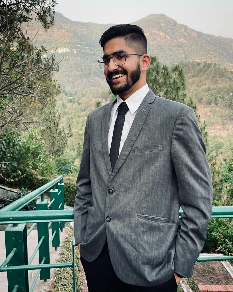 ShooliniUniv's tweet image. Shoolini's star student Raghav Rastogi (BTech Biotechnology SRP student) is preparing to take over the world of #Bioterrorism with his Masters at #JohnHopkinsUniversity!🤩
The future is limitless, Good Luck! 🤗
#btech #biotechnology #biotech #shooliniuniversity