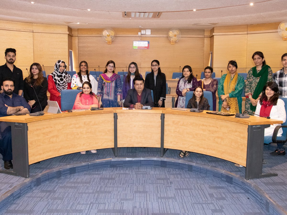 imranbatada's tweet photo. I'm happy to share that the students from Diploma in Digital Marketing &amp; e-Commerce Batch 9 have performed exceptionally well in their recent projects!

#future #digitalmarketing #projects #students #work #imranbatada #iobm #batch9 https://t.co/7LvXLlPS1h