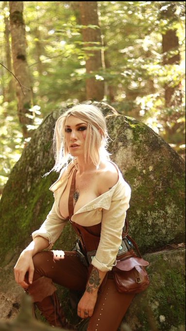 Still my favorite cosplay. https://t.co/WO97UMVeRm