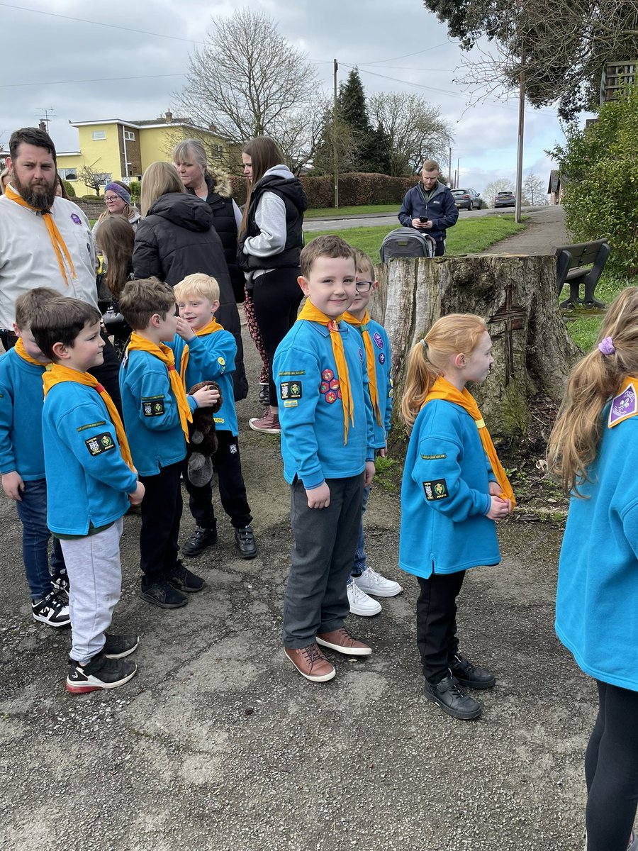 Following their Easter assembly N &amp; O wanted to go to the family service at church, N even bumped into her best friend and danced in the aisle together #family19 <a href="/LadywoodKH/">Ladywood Primary and Nursery School</a> @LWMrsNaik <a href="/MissFaulknerLW/">MissFaulknerLW</a> <a href="/PaulSaxton17/">Paul Saxton</a> @SophieM1703 <a href="/MissPerryLW/">Willow Tree Class</a>